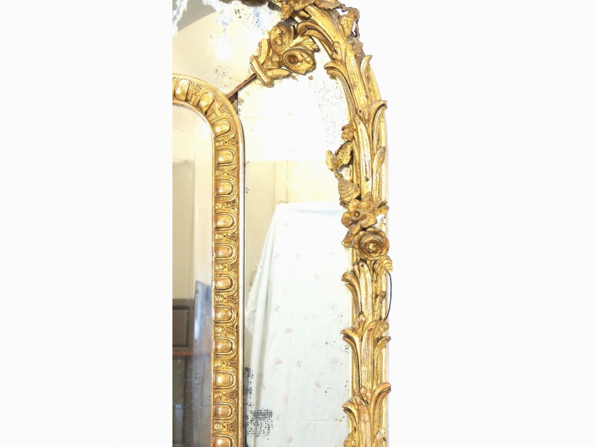 Grande Specchiera in Legno e Pastiglia Dorata