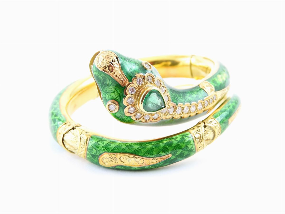 Bracciale Rigido Snodato in Oro Giallo, Smalto Verde, Diamanti e Smeraldo