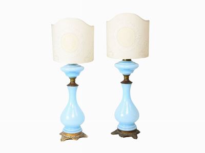 Coppia di Lumi Ad Olio in Opaline Celeste