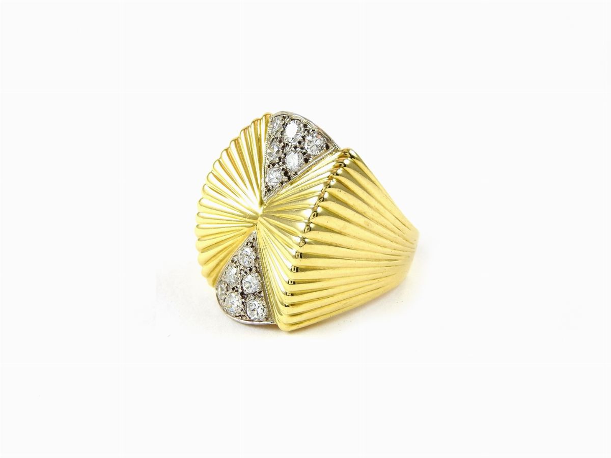 Anello in Oro Giallo e Bianco con Diamanti