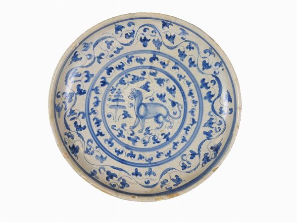 A Maiolica Plate  (Ravenna or Forl', 16th Century)  - Auction Furniture and Paintings from a house in Val d'Elsa - Lots 1-303 - I - Maison Bibelot - Casa d'Aste Firenze - Milano