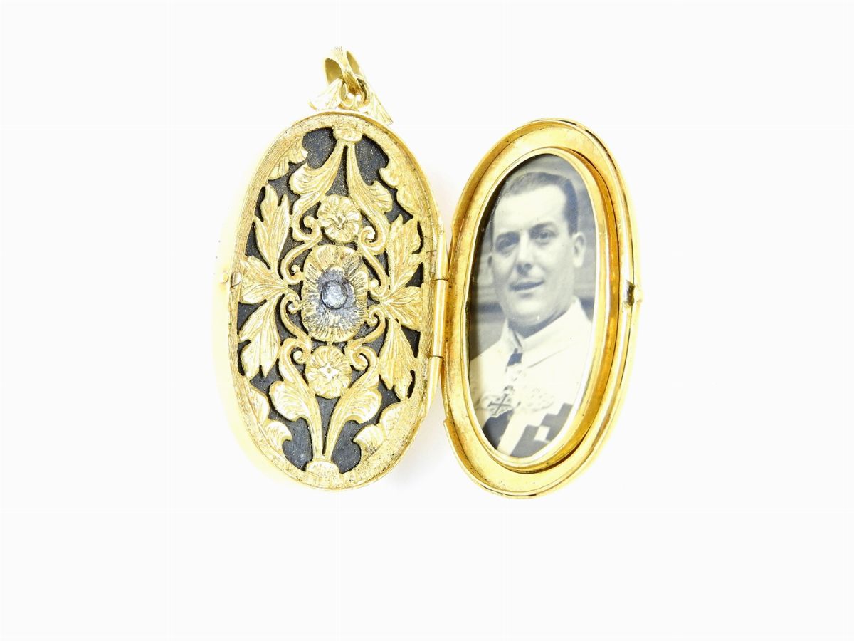 Pendente Portaritratti in Oro Giallo e Bianco, Diamanti e Onice