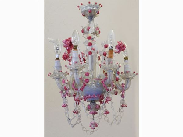 A Small Iridescent Blown Glass Chandelier  (Murano, early 20th Century)  - Auction Furniture and Paintings from a house in Val d'Elsa - Lots 1-303 - I - Maison Bibelot - Casa d'Aste Firenze - Milano