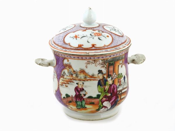 A Painted Porcelain Famille Rose Export Sugar Bowl