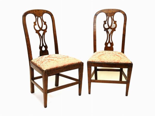 A Pair of Walnut Chairs  (late 18th Century)  - Auction Furniture and Paintings from a House in Val d'Elsa / A Collection of Modern and Contemporary Art - Lots 304-590 - II - Maison Bibelot - Casa d'Aste Firenze - Milano