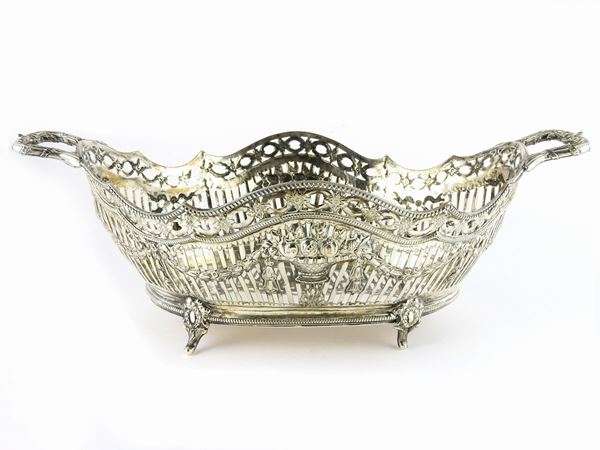 A Silver Centrepiece Basket  - Auction Furniture and Paintings from a House in Val d'Elsa / A Collection of Modern and Contemporary Art - Lots 304-590 - II - Maison Bibelot - Casa d'Aste Firenze - Milano