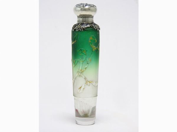 A Daum Glass Portable Liqueur Bottle  (France, early 20th Century)  - Auction Furniture and Paintings from a house in Val d'Elsa - Lots 1-303 - I - Maison Bibelot - Casa d'Aste Firenze - Milano