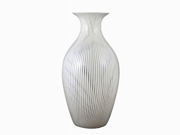 Blown Glass Vase  (Veart, Murano, 1984)  - Auction Furniture and Paintings from a house in Val d'Elsa - Lots 1-303 - I - Maison Bibelot - Casa d'Aste Firenze - Milano