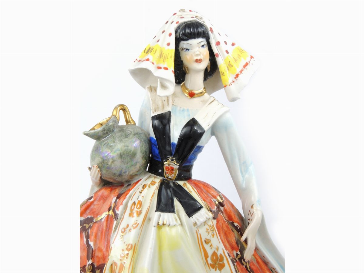 Figura in Ceramica Policroma