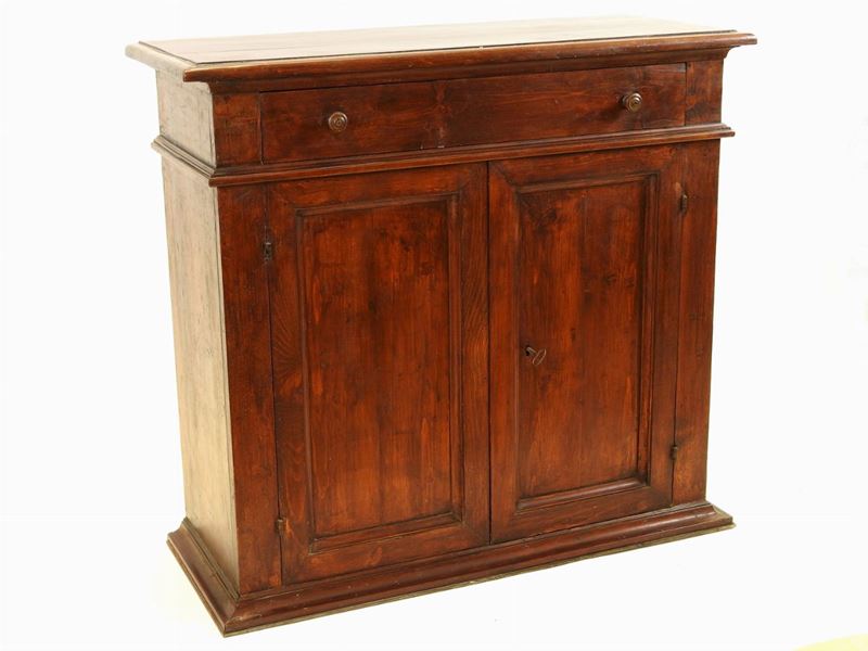 Piccola Credenza in Legno Tenero