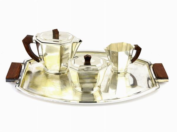 A Silver-plated Tea Set  (Art Deco Period)  - Auction Furniture and Paintings from a House in Val d'Elsa / A Collection of Modern and Contemporary Art - Lots 304-590 - II - Maison Bibelot - Casa d'Aste Firenze - Milano