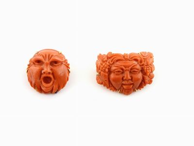 Due Spille in Oro Giallo e Corallo Arancio