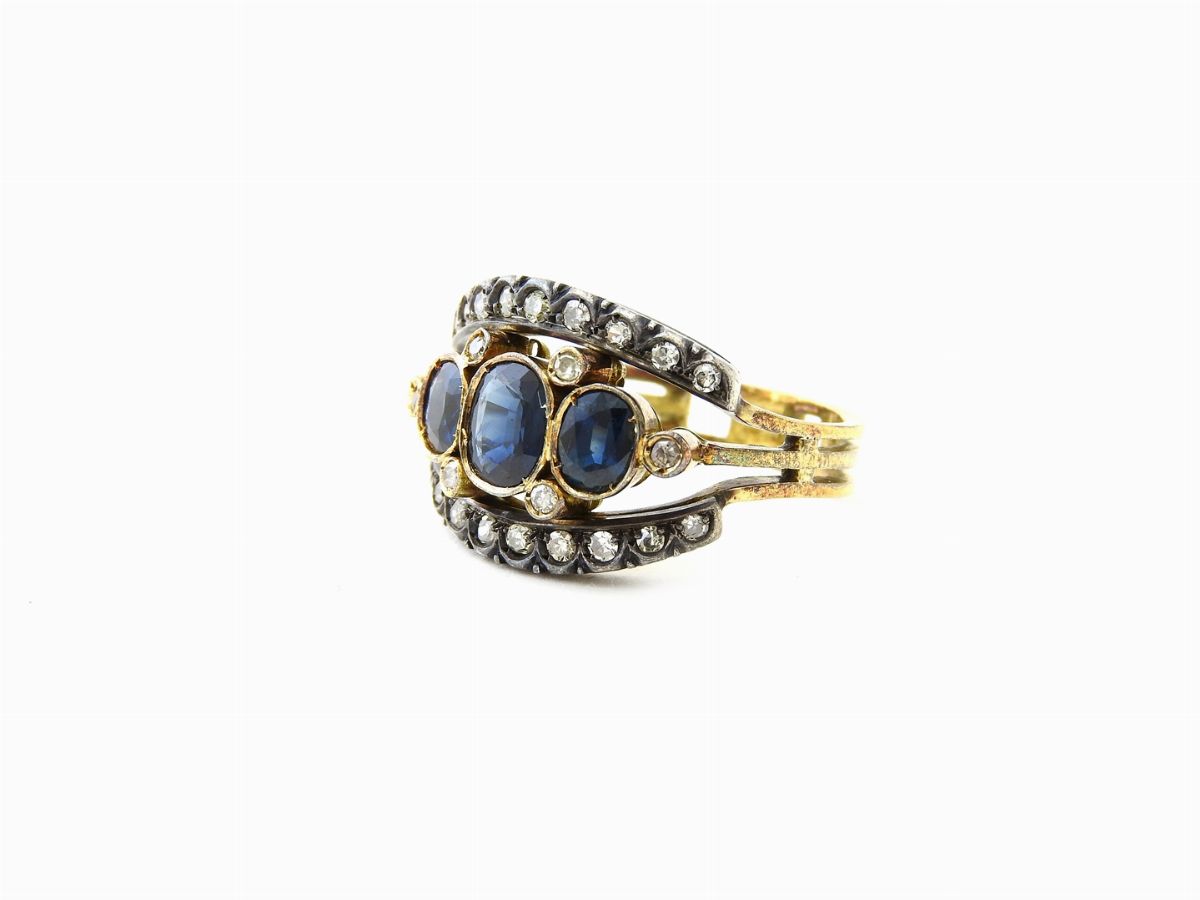 Anello in Oro Giallo, Argento, Diamanti e Zaffiri