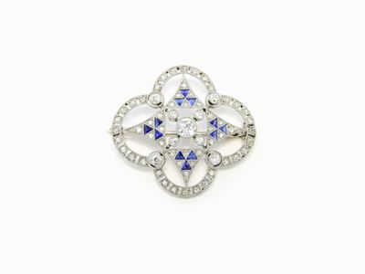 Spilla Art Deco in Oro Bianco, Diamanti e Zaffiri