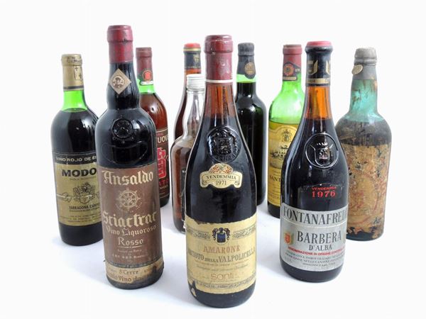 A Lot of Wine and Liqueur Bottles (10)  - Auction Furniture and Paintings from a house in Val d'Elsa - Lots 1-303 - I - Maison Bibelot - Casa d'Aste Firenze - Milano