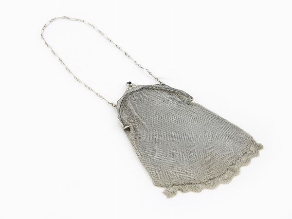 A Silver Mesh Purse  (early 20th Century)  - Auction Furniture and Paintings from a House in Val d'Elsa / A Collection of Modern and Contemporary Art - Lots 304-590 - II - Maison Bibelot - Casa d'Aste Firenze - Milano