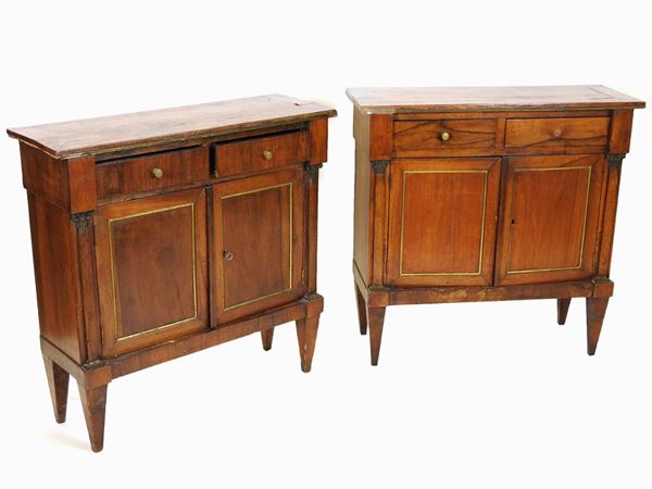 A Pair of Walnut Cupboards  - Auction Furniture and Paintings from a house in Val d'Elsa - Lots 1-303 - I - Maison Bibelot - Casa d'Aste Firenze - Milano