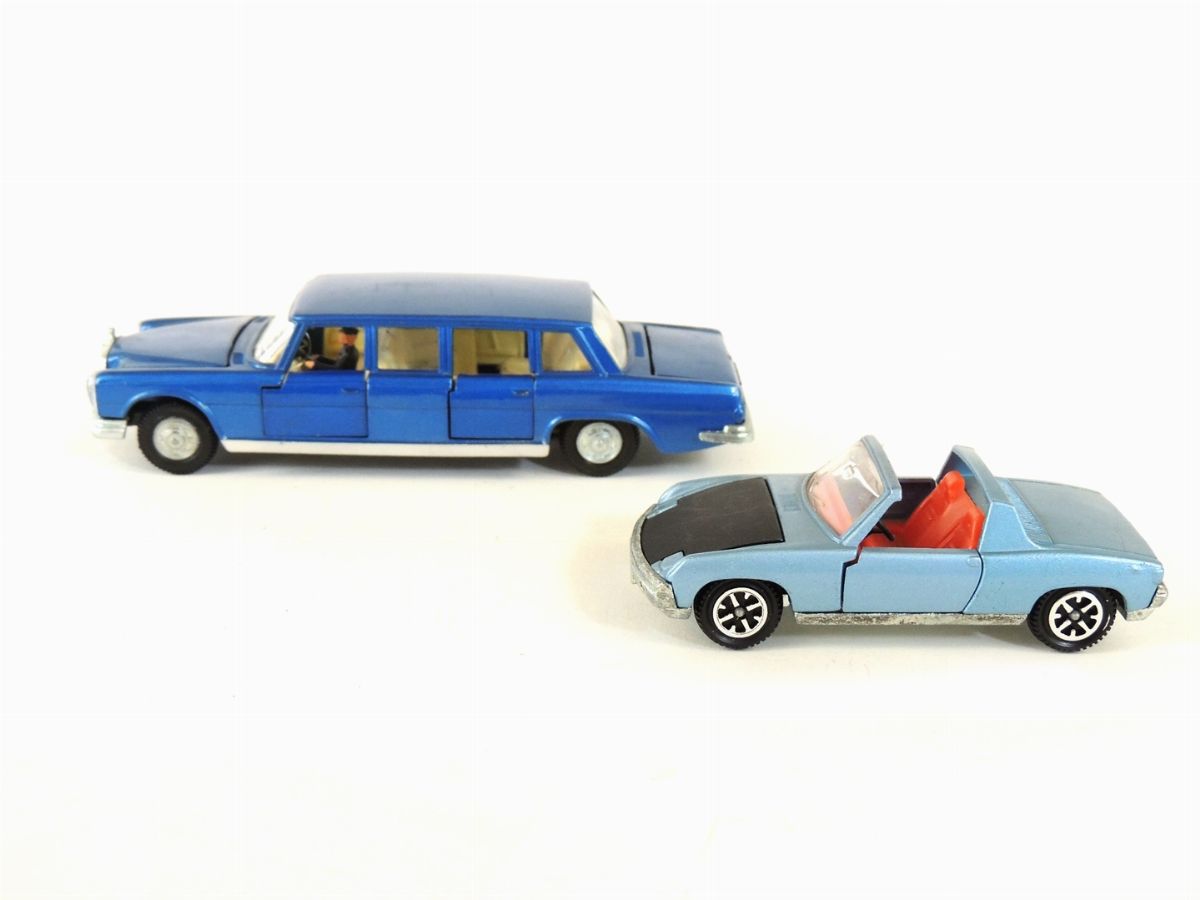 Dinky Toys, Due Macchine