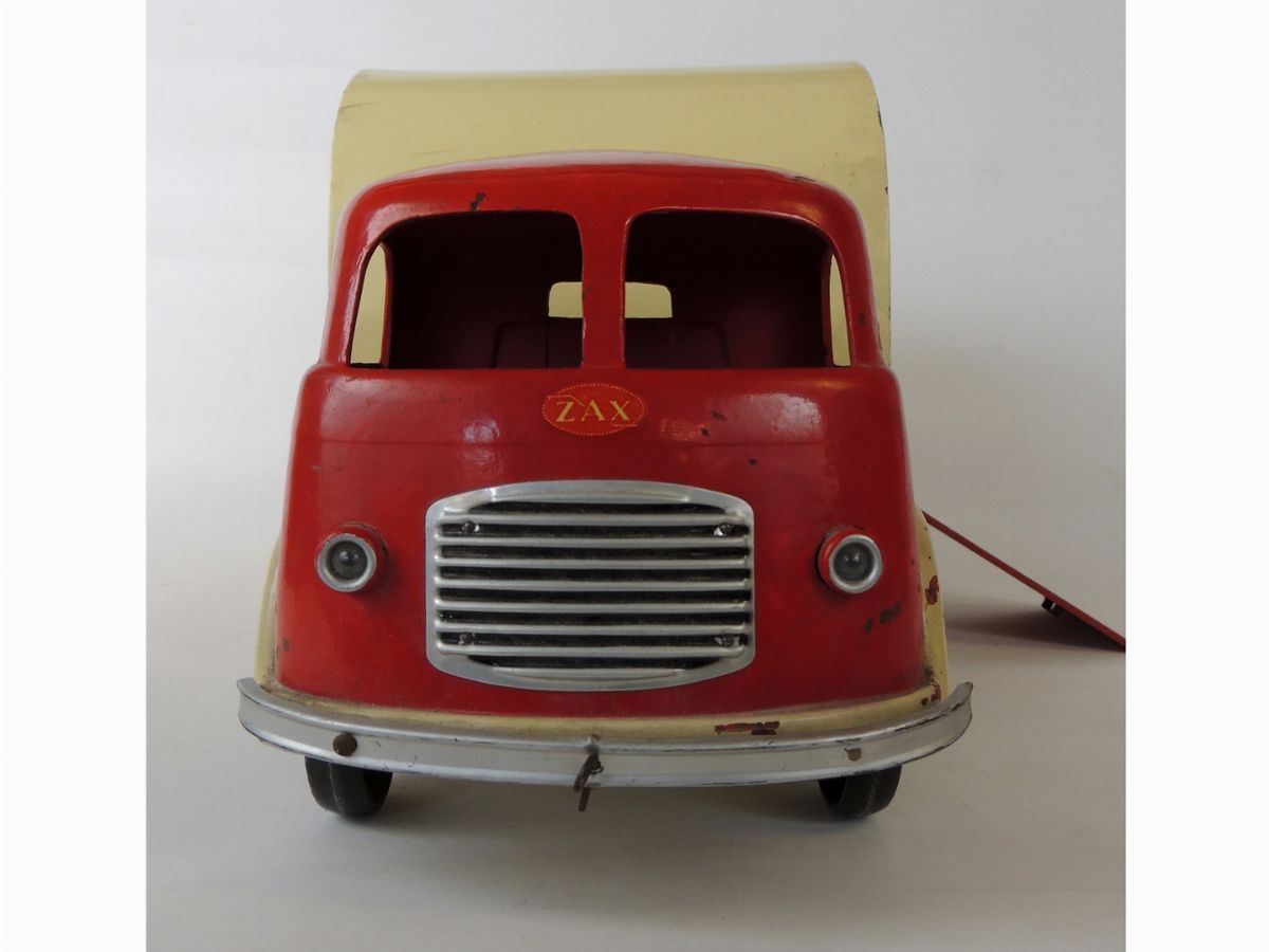Zax, Camper