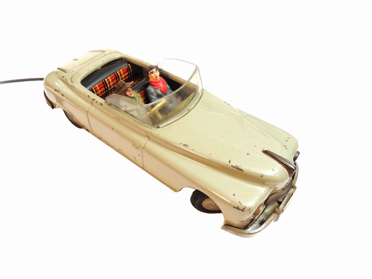 Arnold, Auto