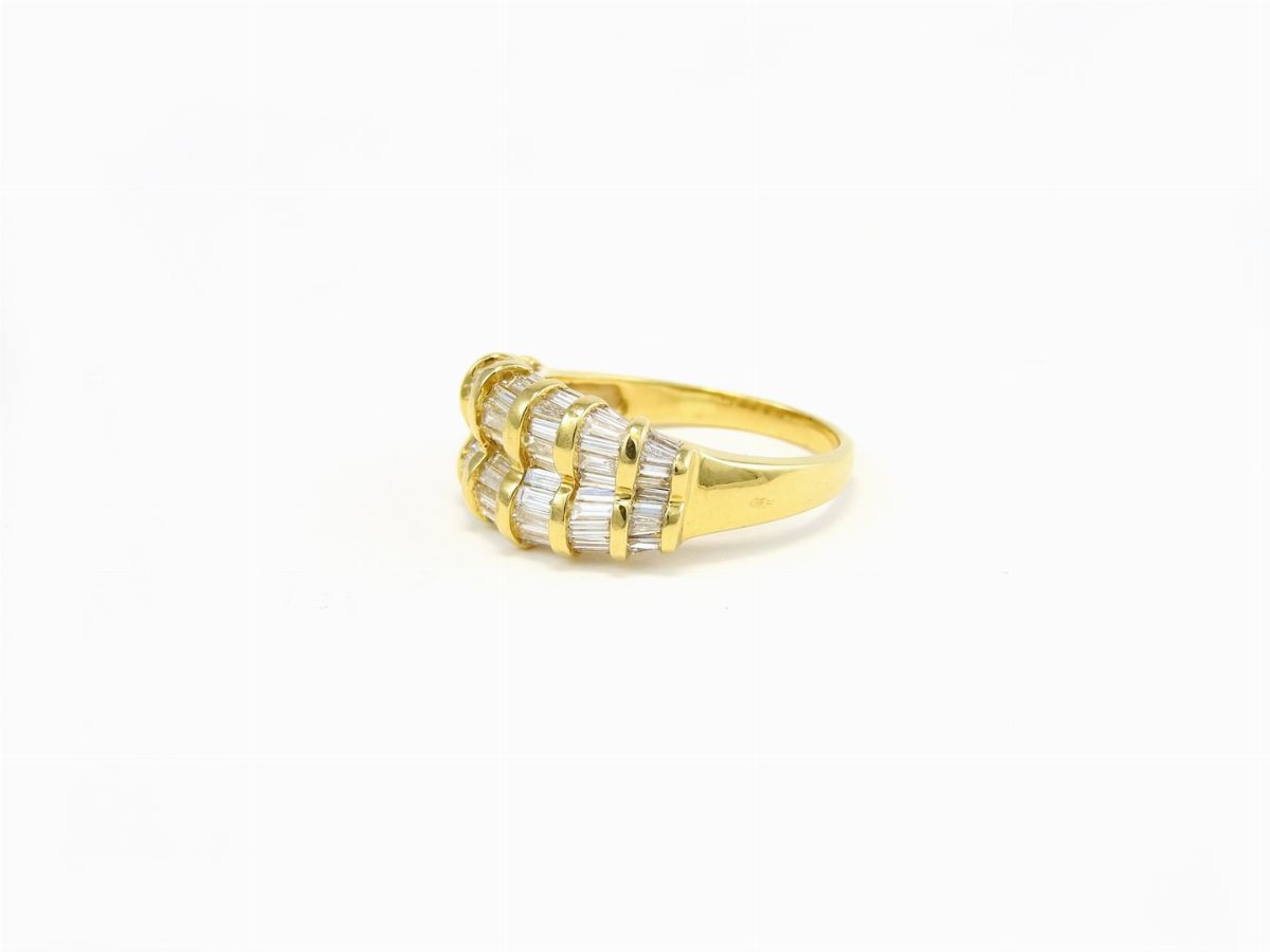 Anello a Doppia Fascia in Oro Giallo e Diamanti