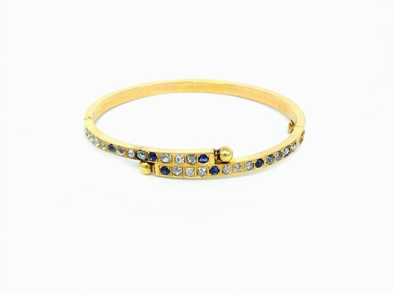 Bracciale Rigido in Oro Giallo, Diamanti e Zaffiri