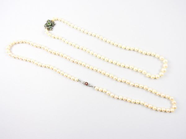 Two Akoya cultured pearls necklaces