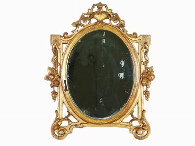 Piccola Specchiera in Legno Intagliato e Dorato