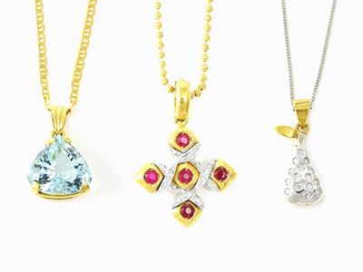 Tre Catenine in Oro Giallo e Bianco con Pendenti