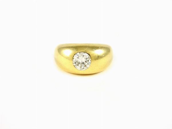 Yellow gold band ring with diamond