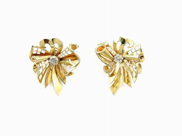 12 kt yellow gold Art Deco style earrings with diamonds