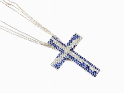 Tripla Catenina con Pendente in Oro Bianco, Diamanti e Zaffiri