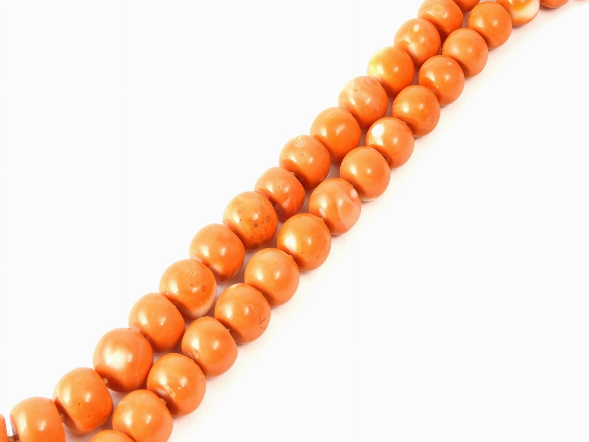 Collana Scalare in Corallo Arancio con Fermezza in Oro Giallo
