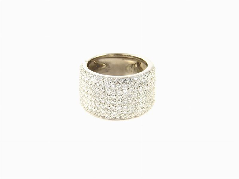 Anello a Fascia in Oro Bianco e Diamanti