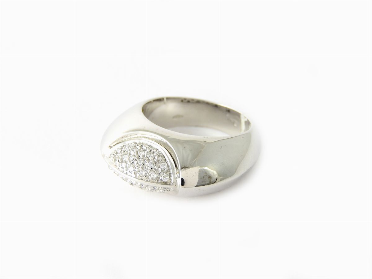 Anello in Oro Bianco e Diamanti