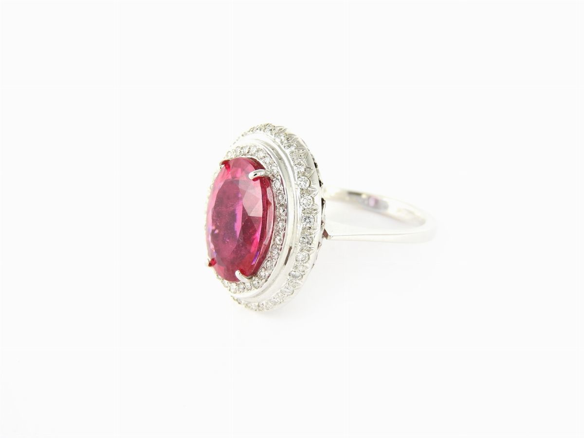 Anello in Oro Bianco, Diamanti e Tormalina Rubellite