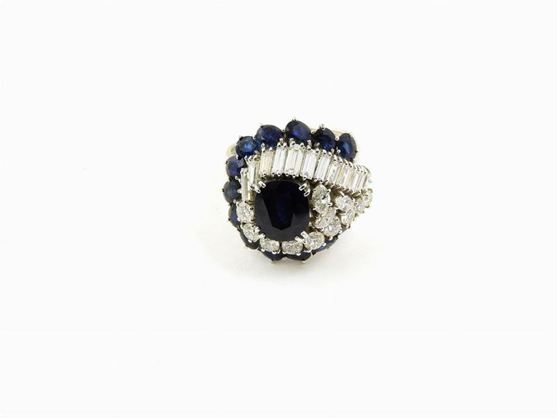 Anello in Oro Bianco, Diamanti e Zaffiri