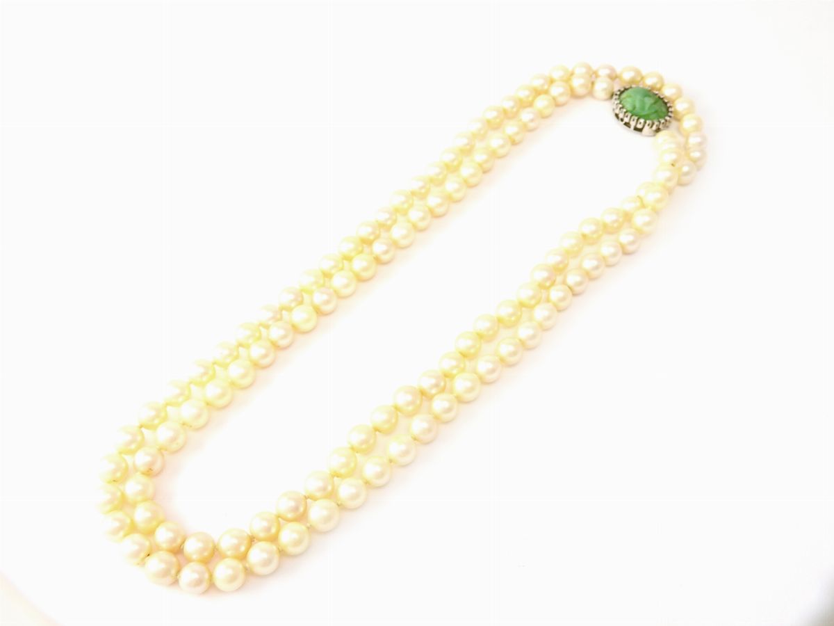 Girocollo di Perle Coltivate Akoya con Fermezza in Oro Bianco, Diamanti e Giada Verde