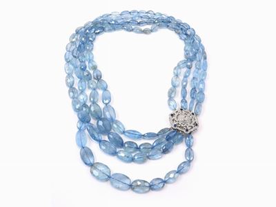 Collana a Quattro Fili di Acquamarina con Fermezza in Oro Bianco, Diamanti e Zaffiri