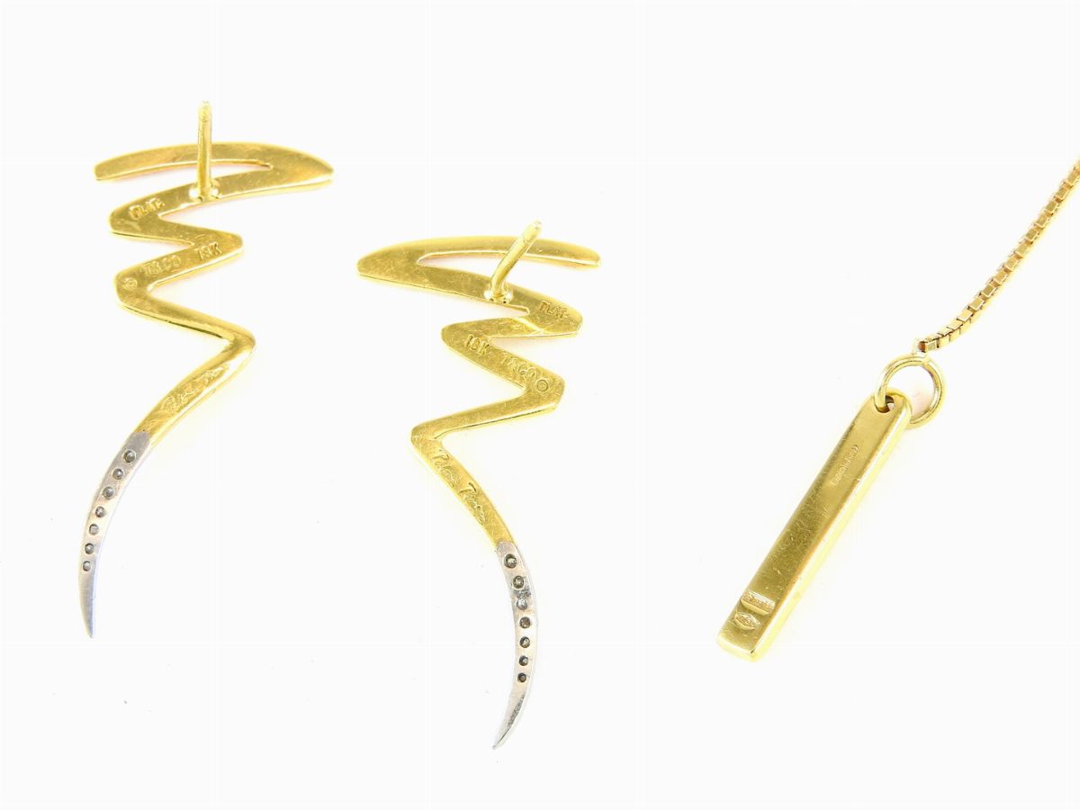 Catenina Gucci e Orecchini "lampo" Tiffany & Co. in Oro Giallo e Platino