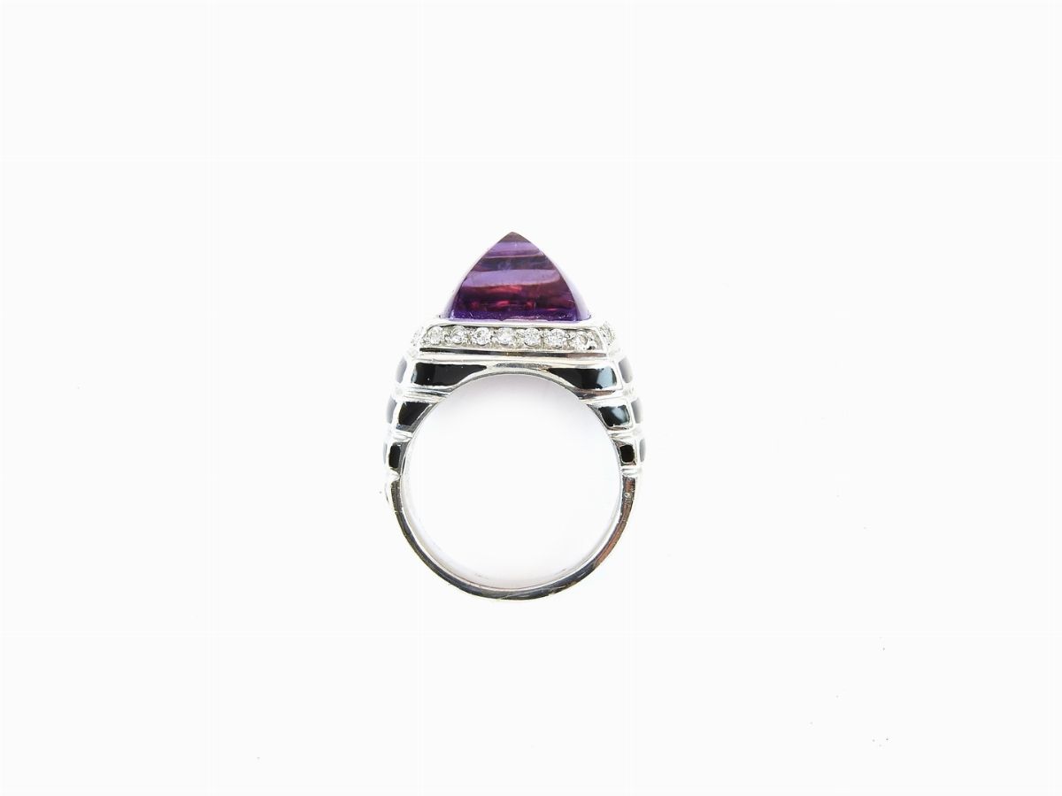 Anello in Oro Bianco, Smalto Nero, Diamanti e Ametista