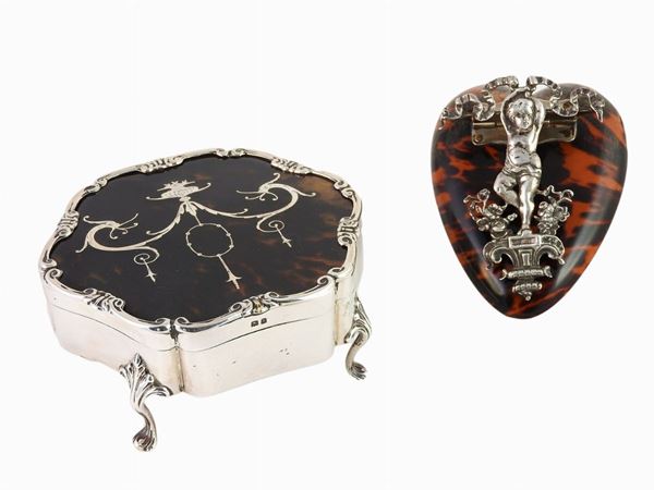 A Lot of Two Silver and Tortoise Shell Items  (England, late 19th/early 20th Century)  - Auction Furniture and Old Master Paintings - First Session - II - Maison Bibelot - Casa d'Aste Firenze - Milano