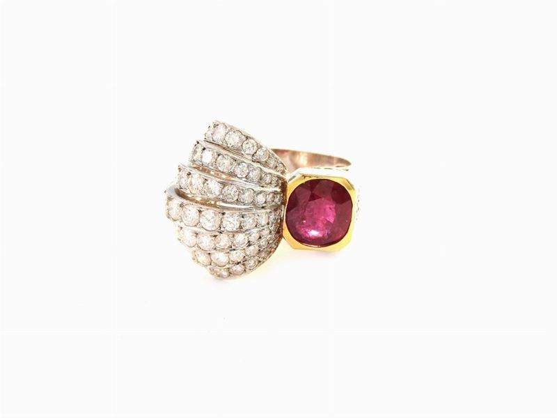 Anello in Platino e Oro Giallo, Diamanti e Rubino