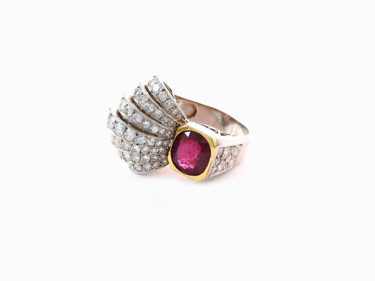 Anello in Platino e Oro Giallo, Diamanti e Rubino