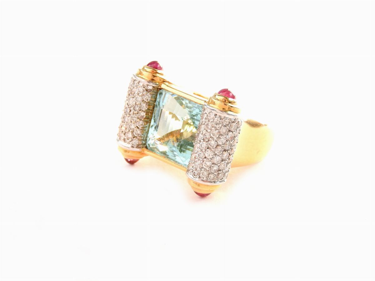 Anello in Oro Giallo, Diamanti, Rubini e Acquamarina