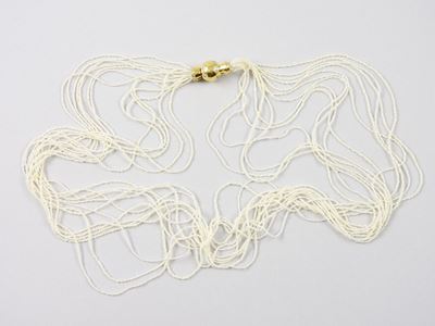 Girocollo a 13 Fili di Micro Perle Naturali e Fermezza in Oro Giallo e Diamanti