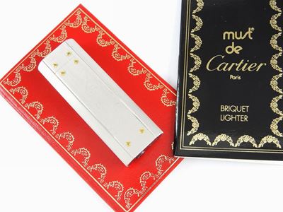 Accendino Cartier in Argento