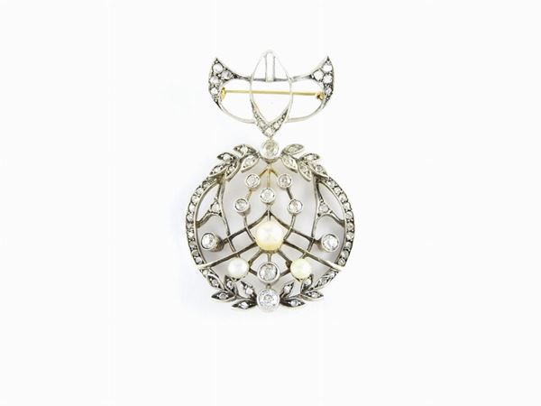 Art Nouveau white and yellow gold brooch with diamonds and pearls