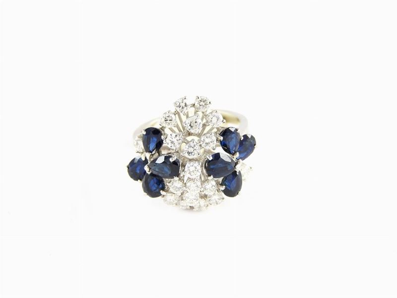 Anello in Oro Bianco, Diamanti e Zaffiri