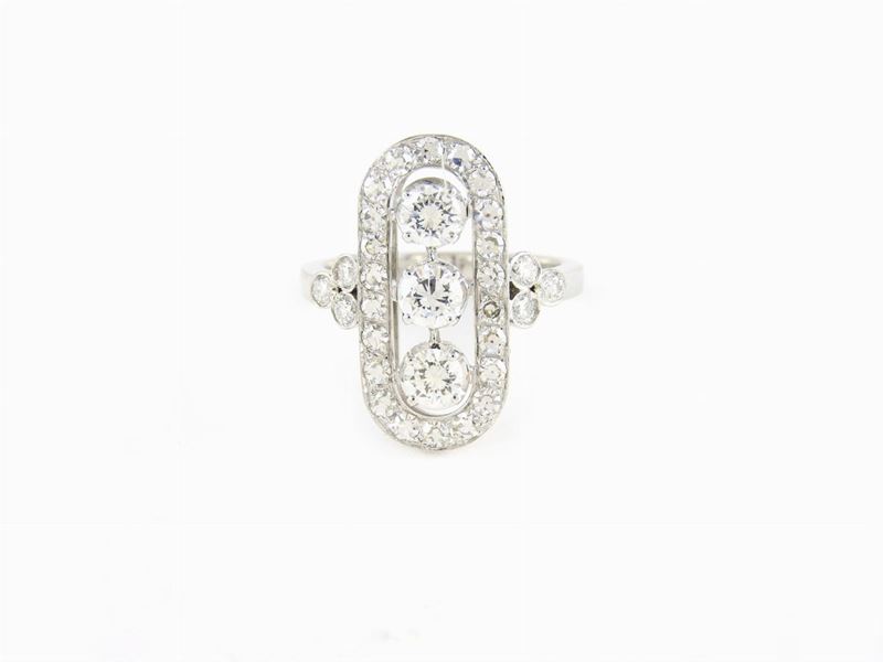 Anello in Stile Art Deco in Oro Bianco e Diamanti